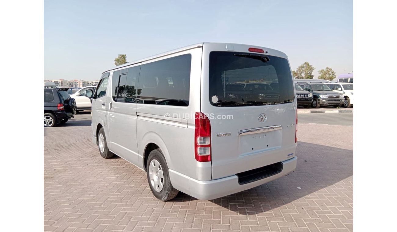 Toyota Hiace TOYOTA HIACE VAN RIGHT HAND DRIVE (PM1326)