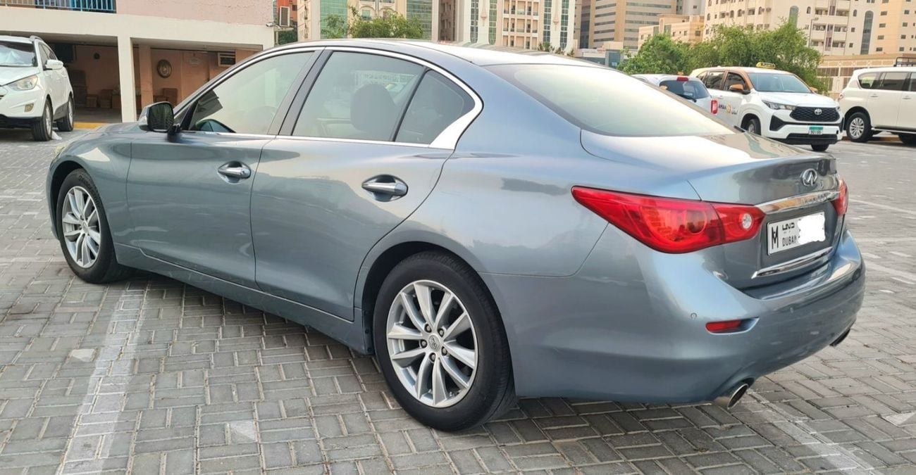 Infiniti Q50 Premium 2.0L
