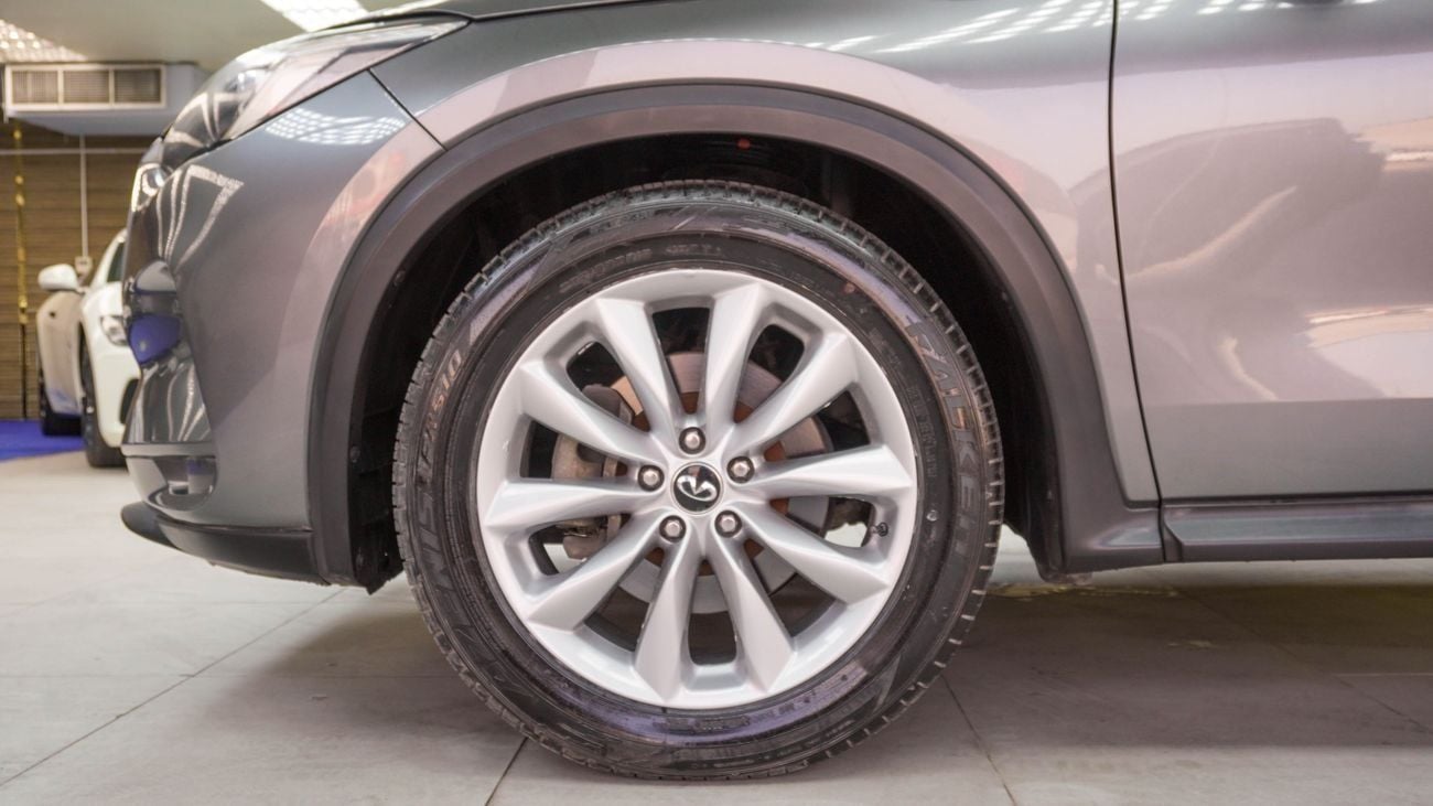 Infiniti QX50 2.0T Luxe (AWD)