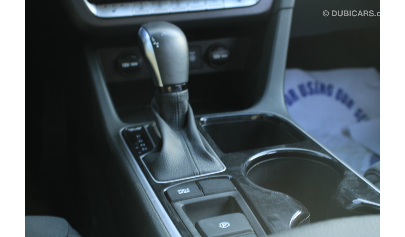 Hyundai Sonata 2.4L, Petrol, Alloy Rims, DVD Camera, Front & Rear A/C, Low Mileage  ( Lot # 3961)