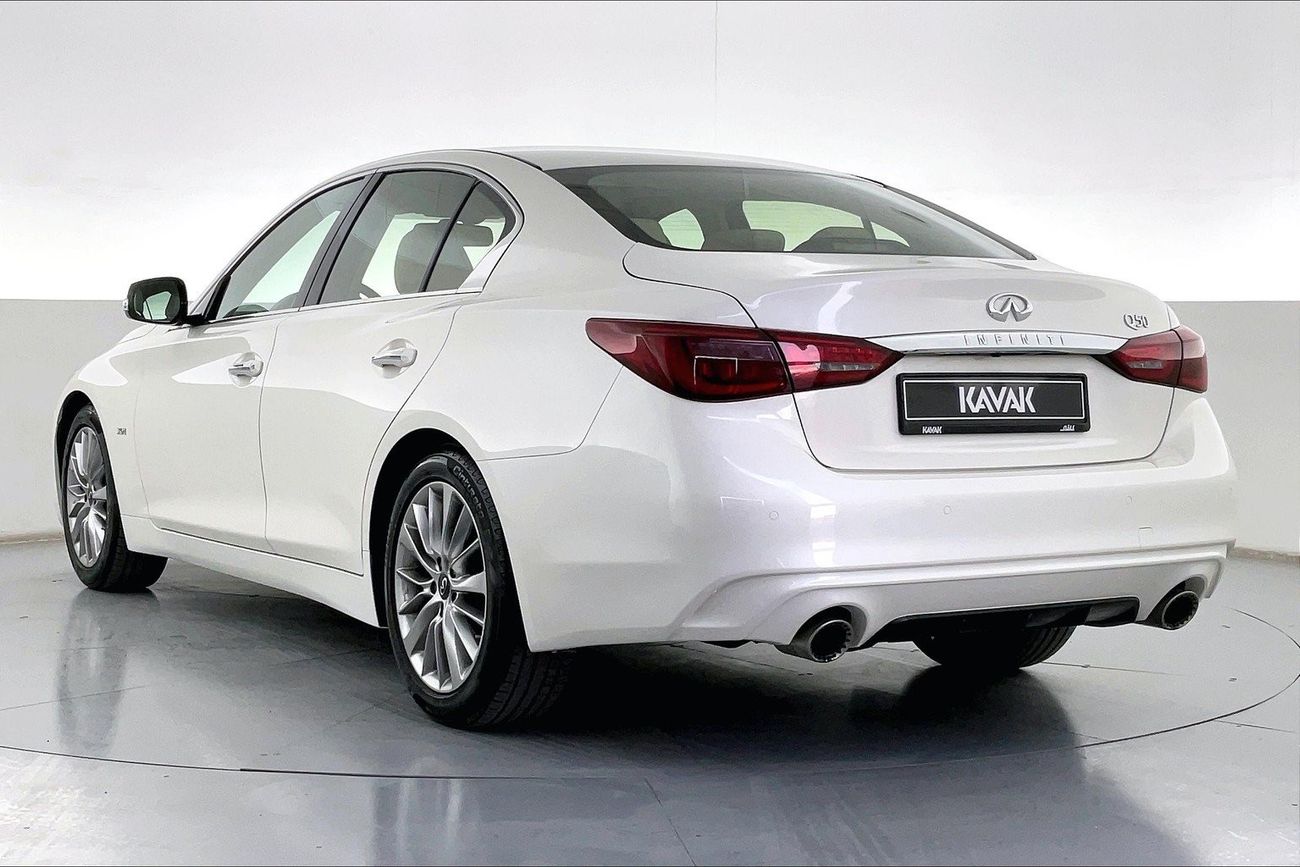 Infiniti Q50 Premium / Luxe