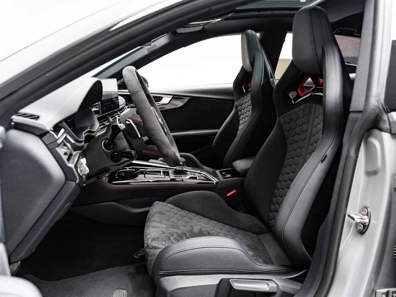 أودي RS5 2025 Audi RS5 Competition, November 2029 Audi Warranty + Service Contract, Low KMs, GCC