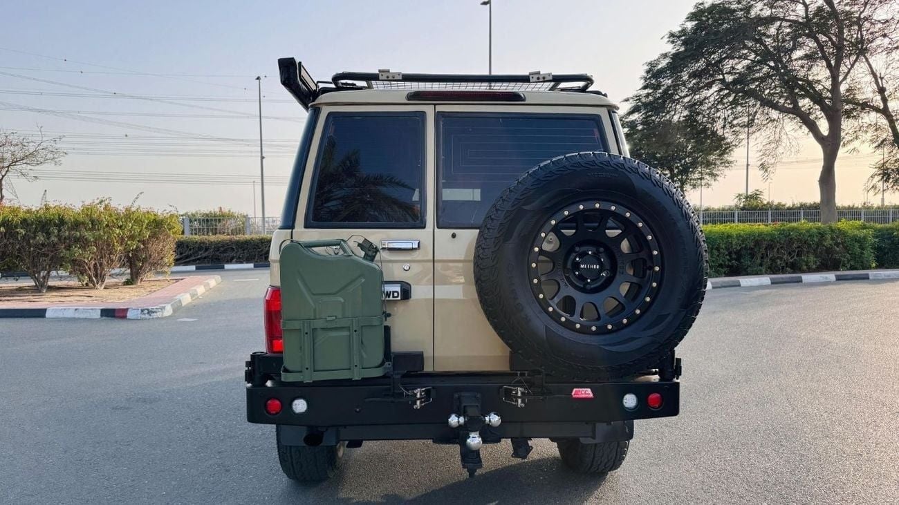 Toyota Land Cruiser 70 PREMIUM ROOF RACK WITH SIDE AWNING CAMPING TENT | 4.5L DIESEL ENGINE | MANUAL TRABSMISSION