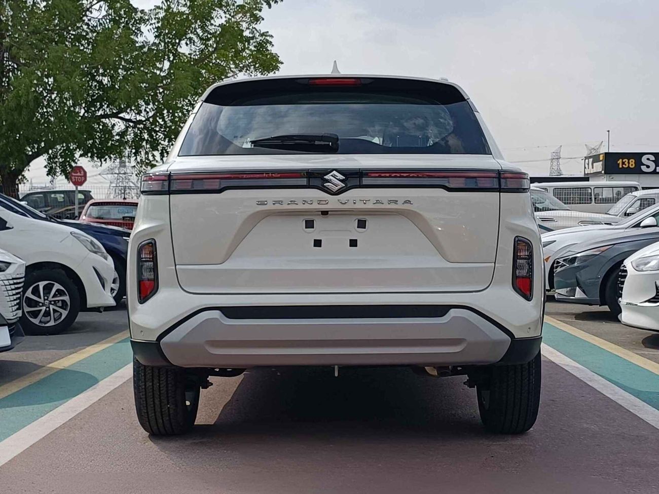 Suzuki Grand Vitara GLX / HYBRID / DOUBLE TONE / 1.5L V4 /  "9" DISPLAY / 360* CAMERA / HEADUP DISPLAY (CODE # GVHB4X2F)