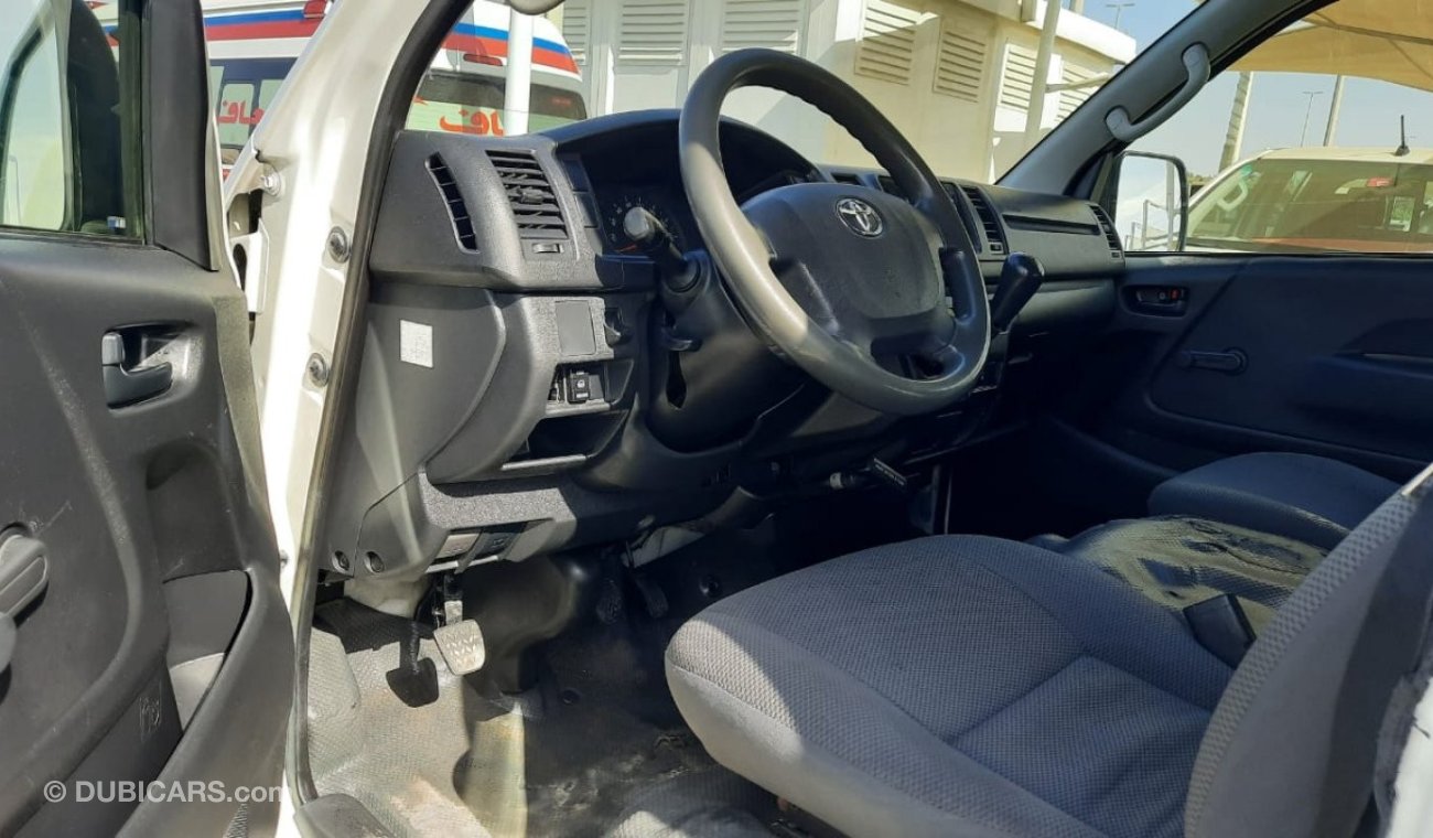 Toyota Hiace 2016  14 seats  Ref #80