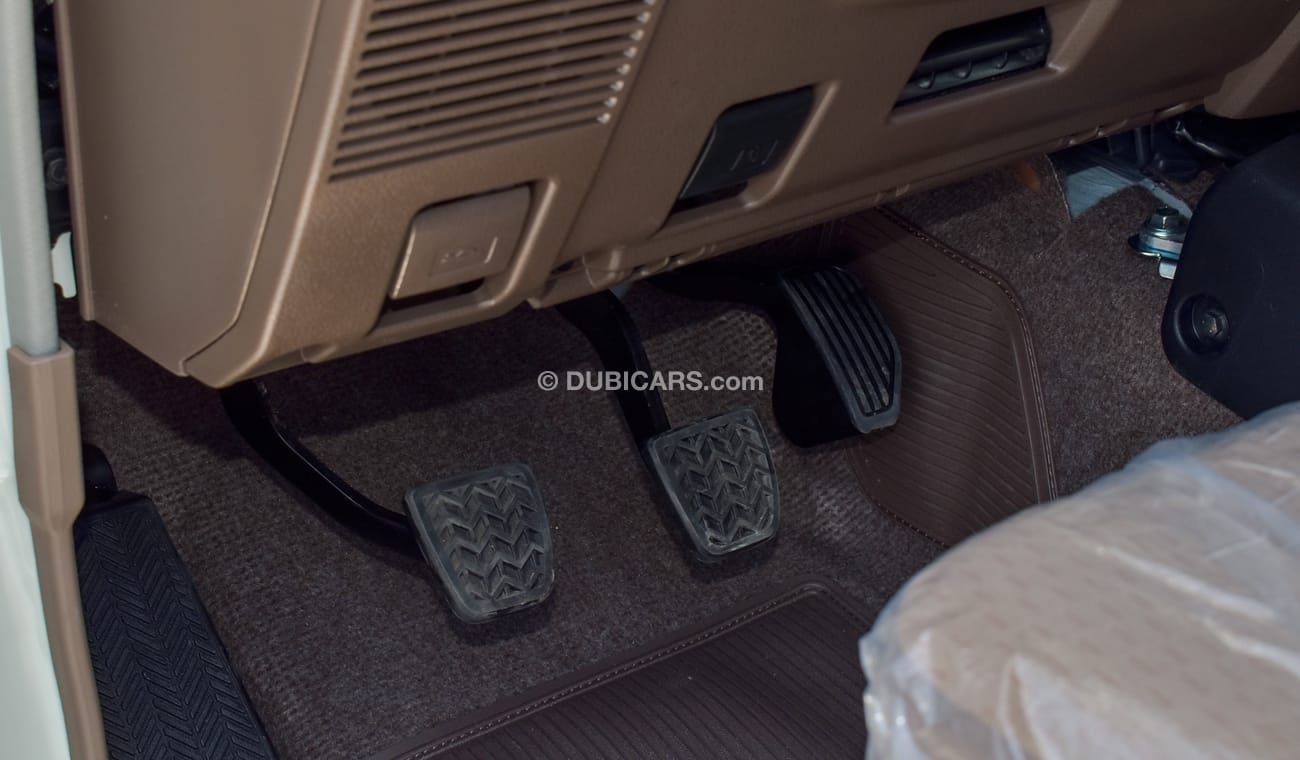 تويوتا لاند كروزر 70 LX V8