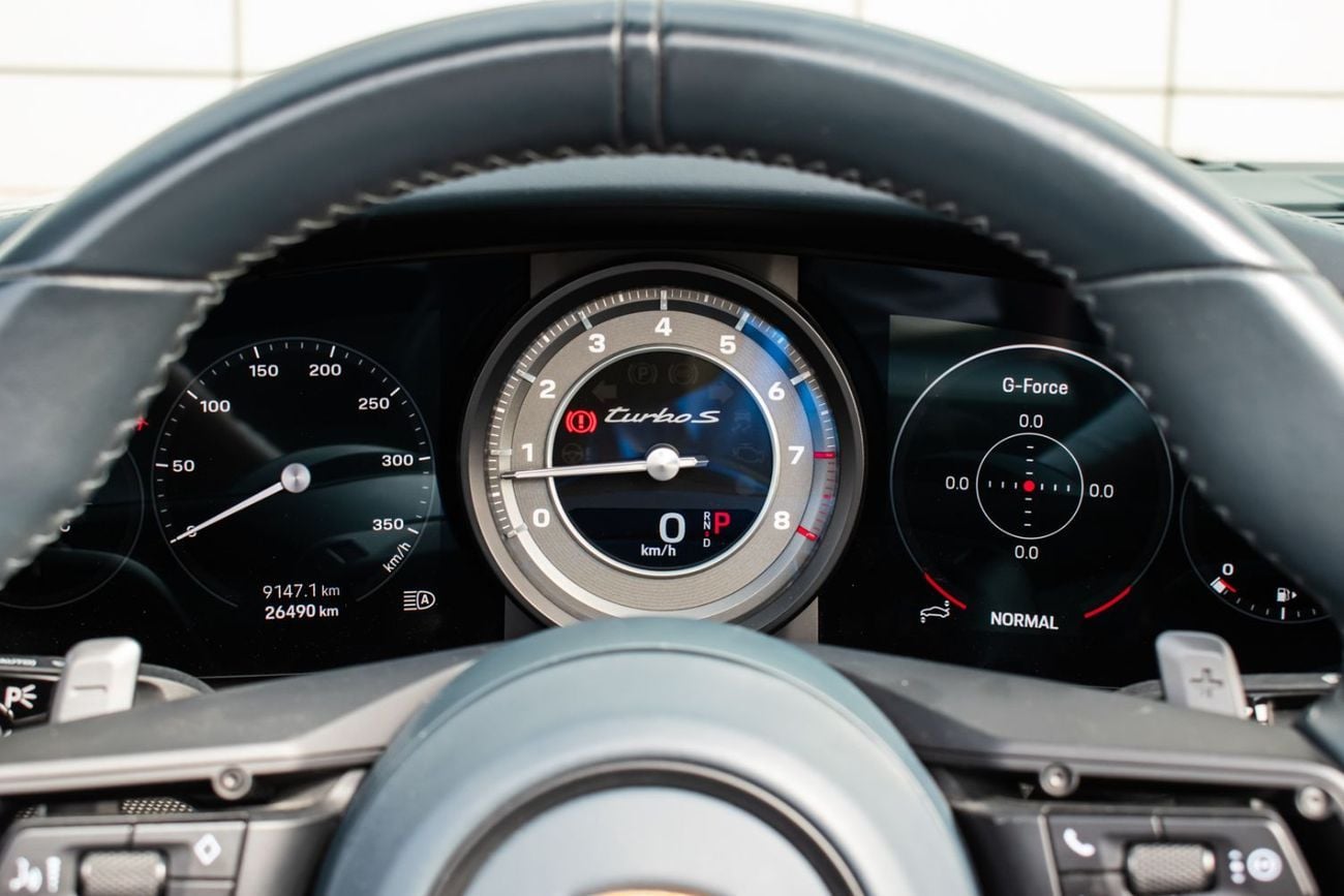 بورش 911 STD Turbo S 3.8L (640 HP) Convertible