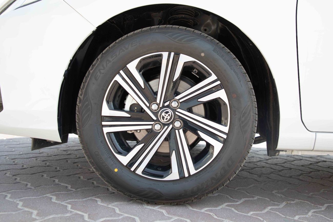 Toyota Yaris G 1.5 - Platinum White Pearl Inside Dark Brown | Export Only