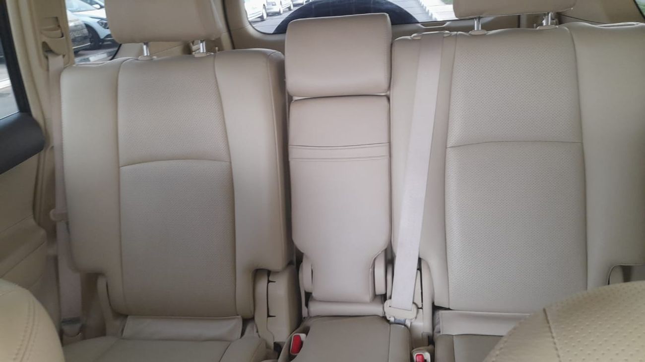 Toyota Prado Left hand drive petrol V6 Auto hydraulic suspension facelifted original car