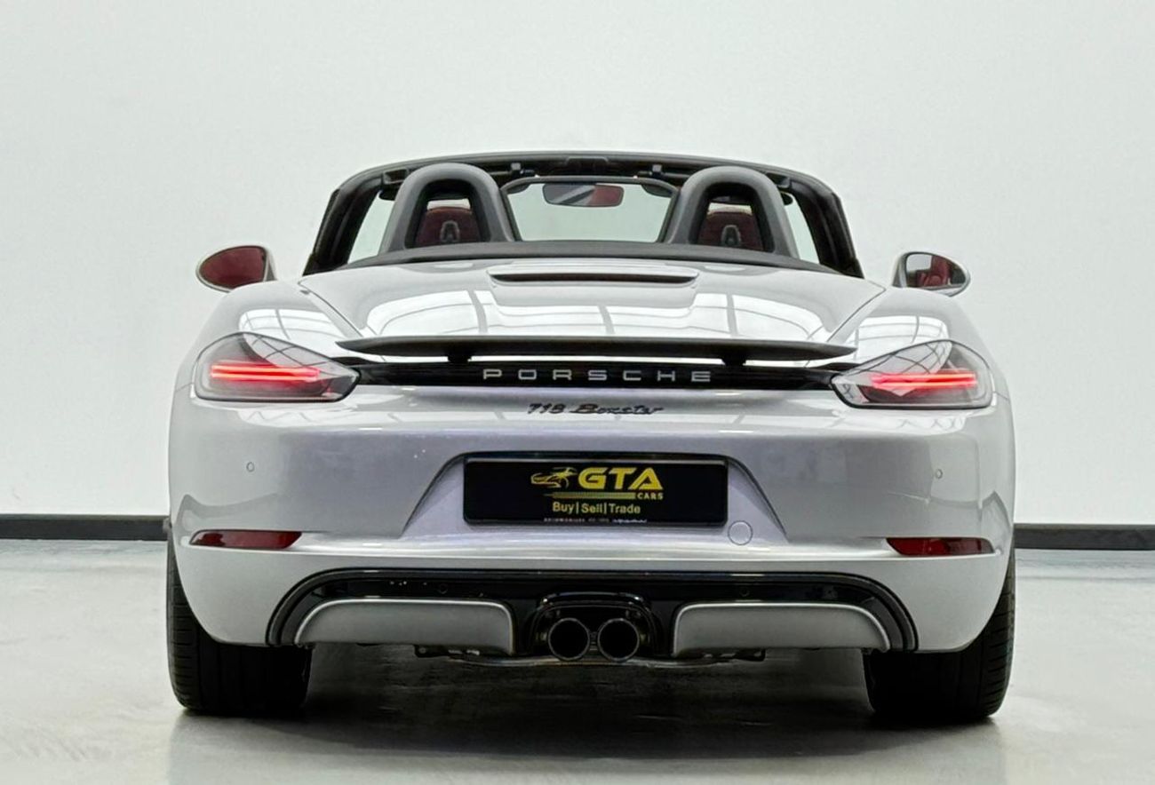 بورش بوكستر 718 Std 2.0L A/T 2025 Porsche 718 Boxster, 2027 Porsche Warranty, Very Low Km, Excellent Condition, GCC
