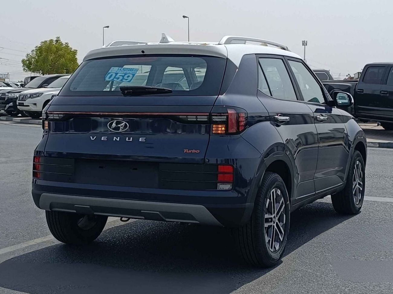 Hyundai Venue Premier Plus Turbo/ DUAL TONE 1.0L V4/ SUNROOF/ FULL OPTION (CODE # VEN10AF)