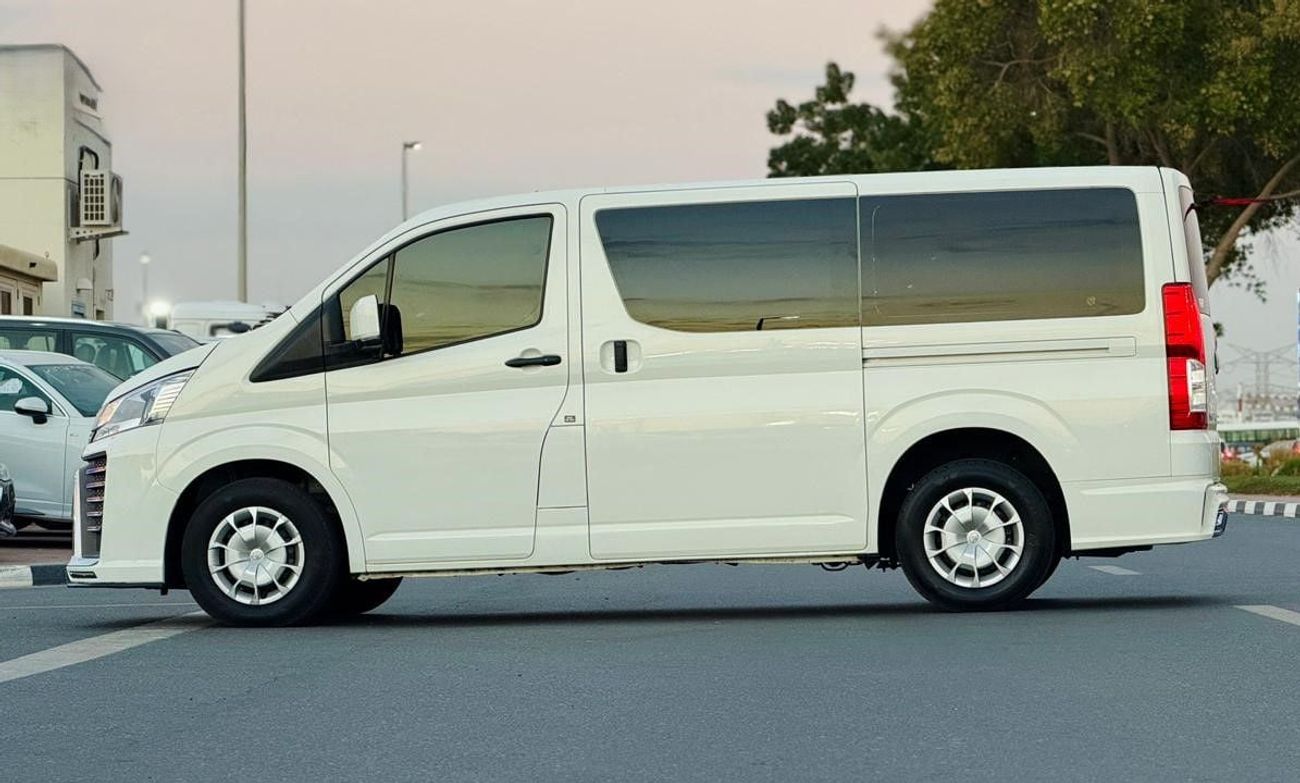 Toyota Hiace 4-SEATER | AUTOMATIC TRANSMISSION | 2.8L DIESEL | BACK CAMERA | PARKING SENSORS