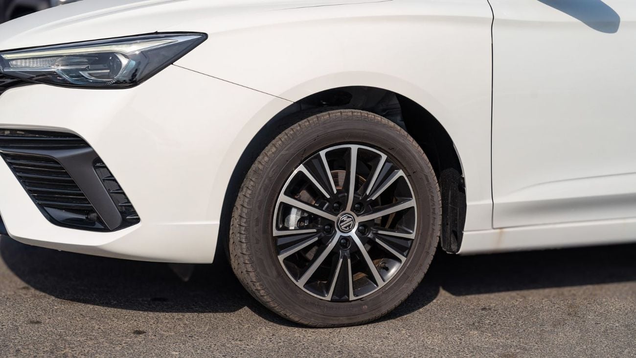 أم جي 5 2026 | MG5 1.5L AT STD 2WD