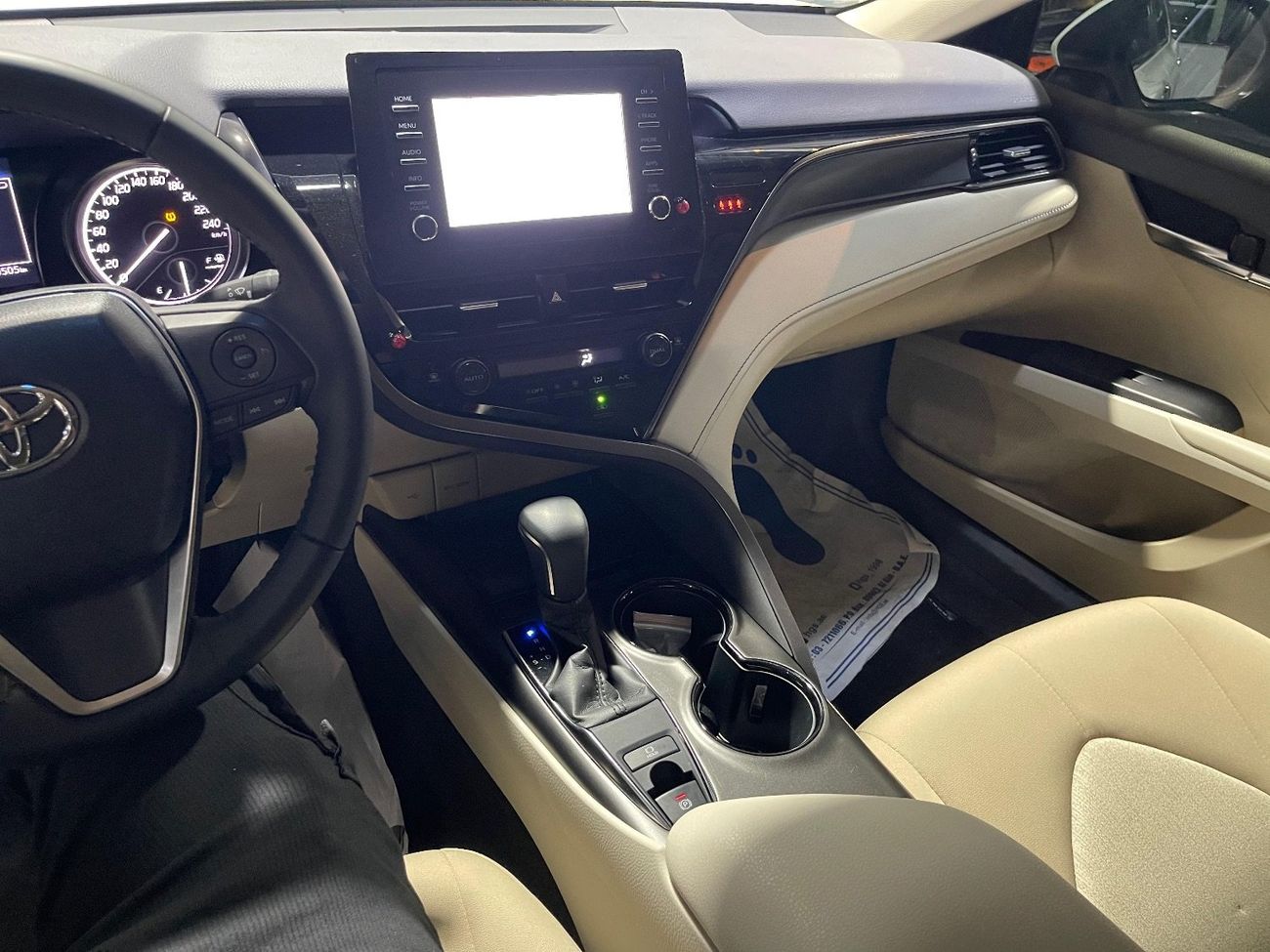 Toyota Camry SE 2.5L (181 HP)