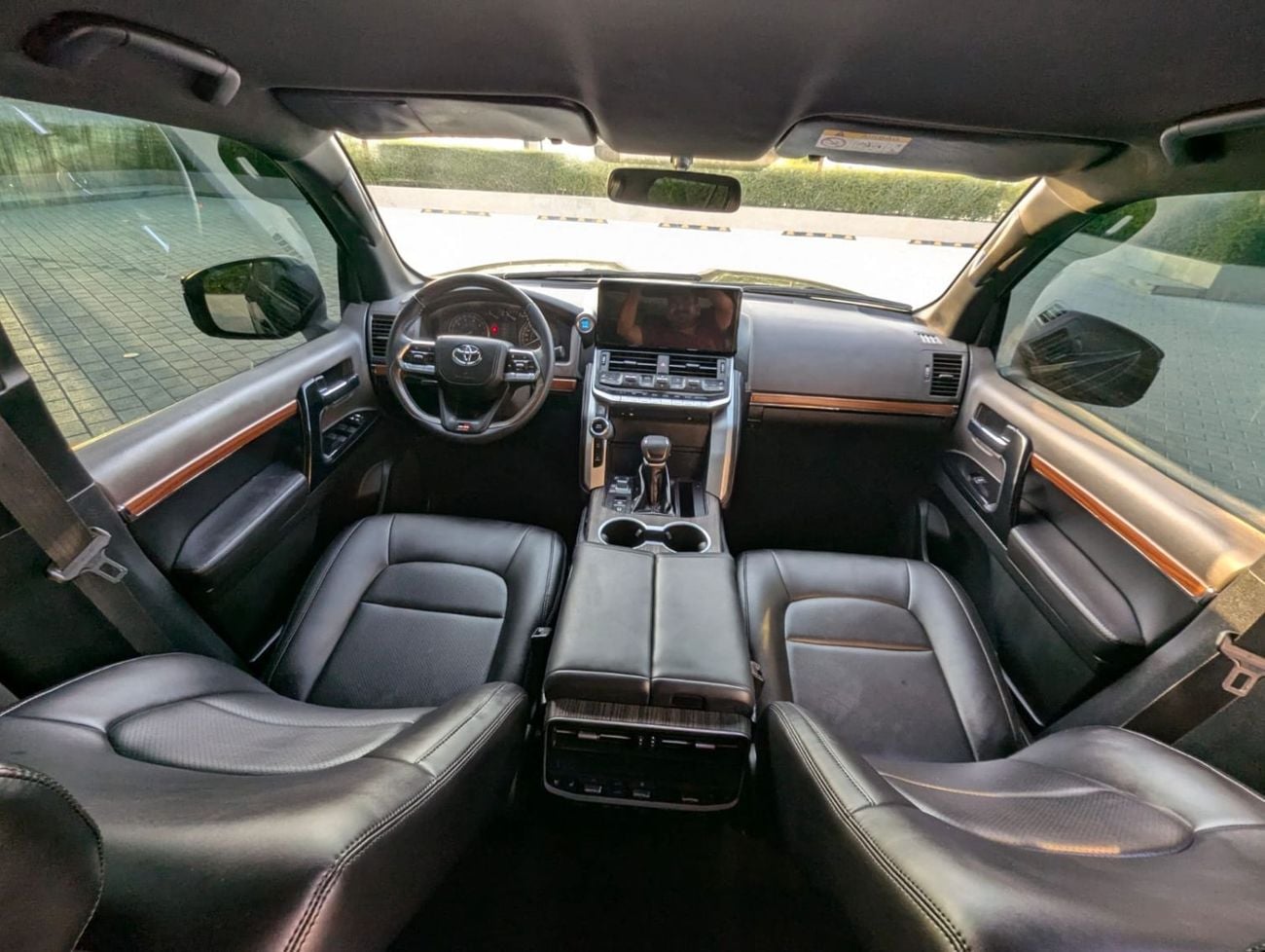 تويوتا لاند كروزر Toyota landcruise 2021Model 4.0L v6 GXR petrol Engine Colour Black push start Transmission Automatic