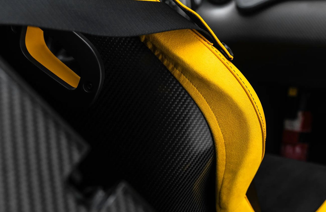 مكلارين P1 3.8L V8 Twin-Turbocharged + Electric Motor