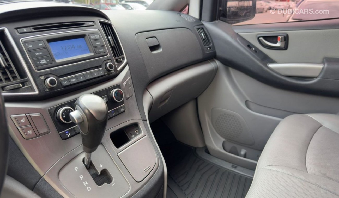 Hyundai H-1 Starex