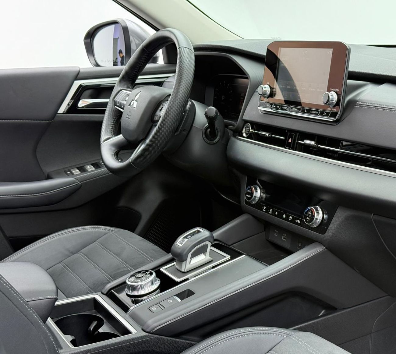 Mitsubishi Outlander 2023 Mitsubishi Outlander, 2026 Mitsubishi Warranty, Full Mitsubishi Service History, Low Km, GCC