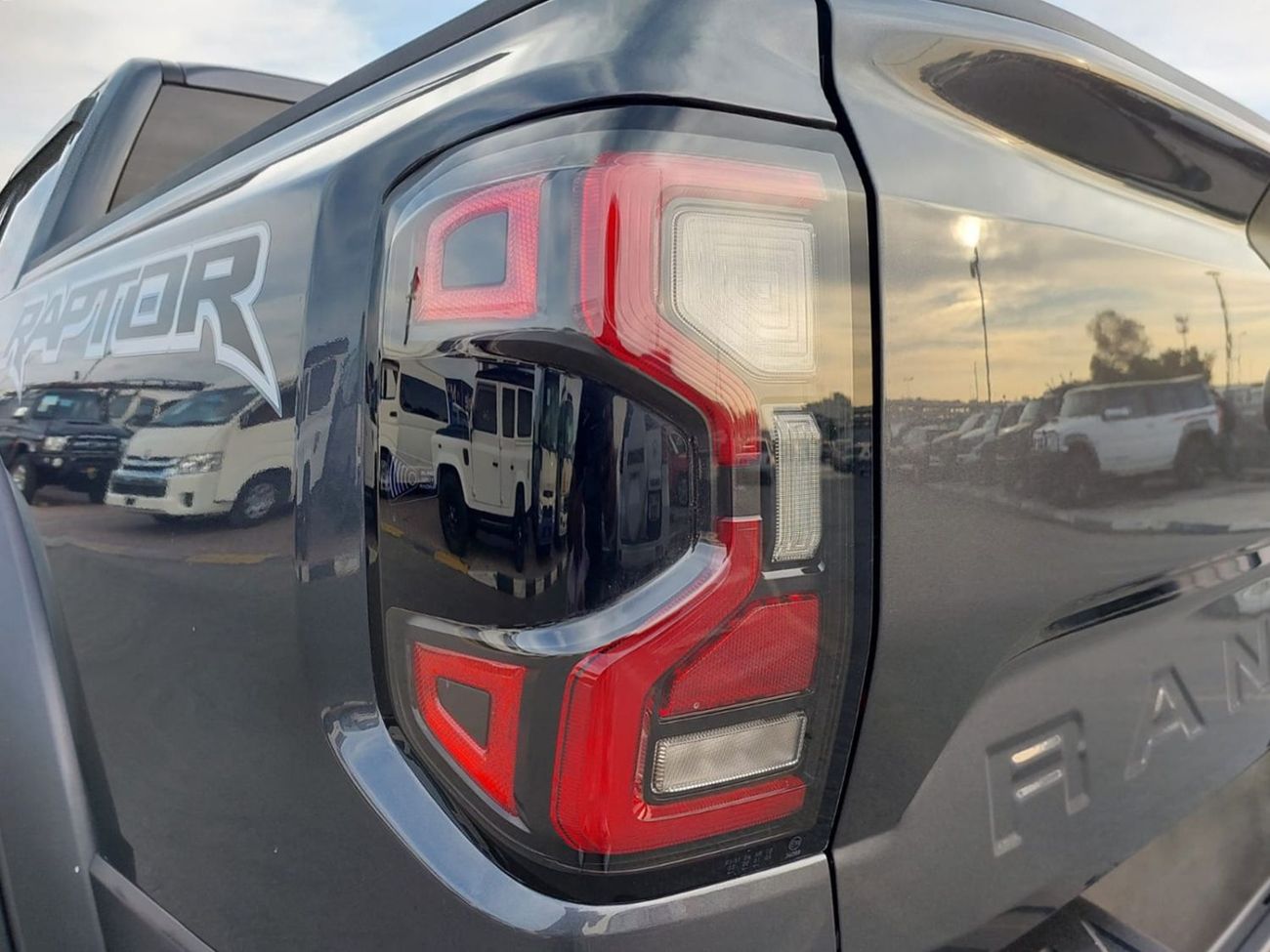 فورد رينجر رابتور FORD RANGER RAPTOR PICKUP RHD 2024 MODEL 3.0 L PETROL AUTOMATIC(PM62645)