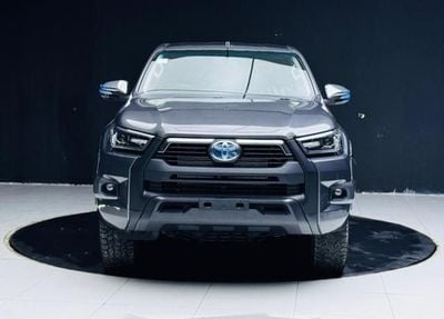 تويوتا هيلوكس Toyota Hilux 2015 Model SR5 2.8 4x4 Diesel engine Colour Grey push start Transmission Automatic Inte