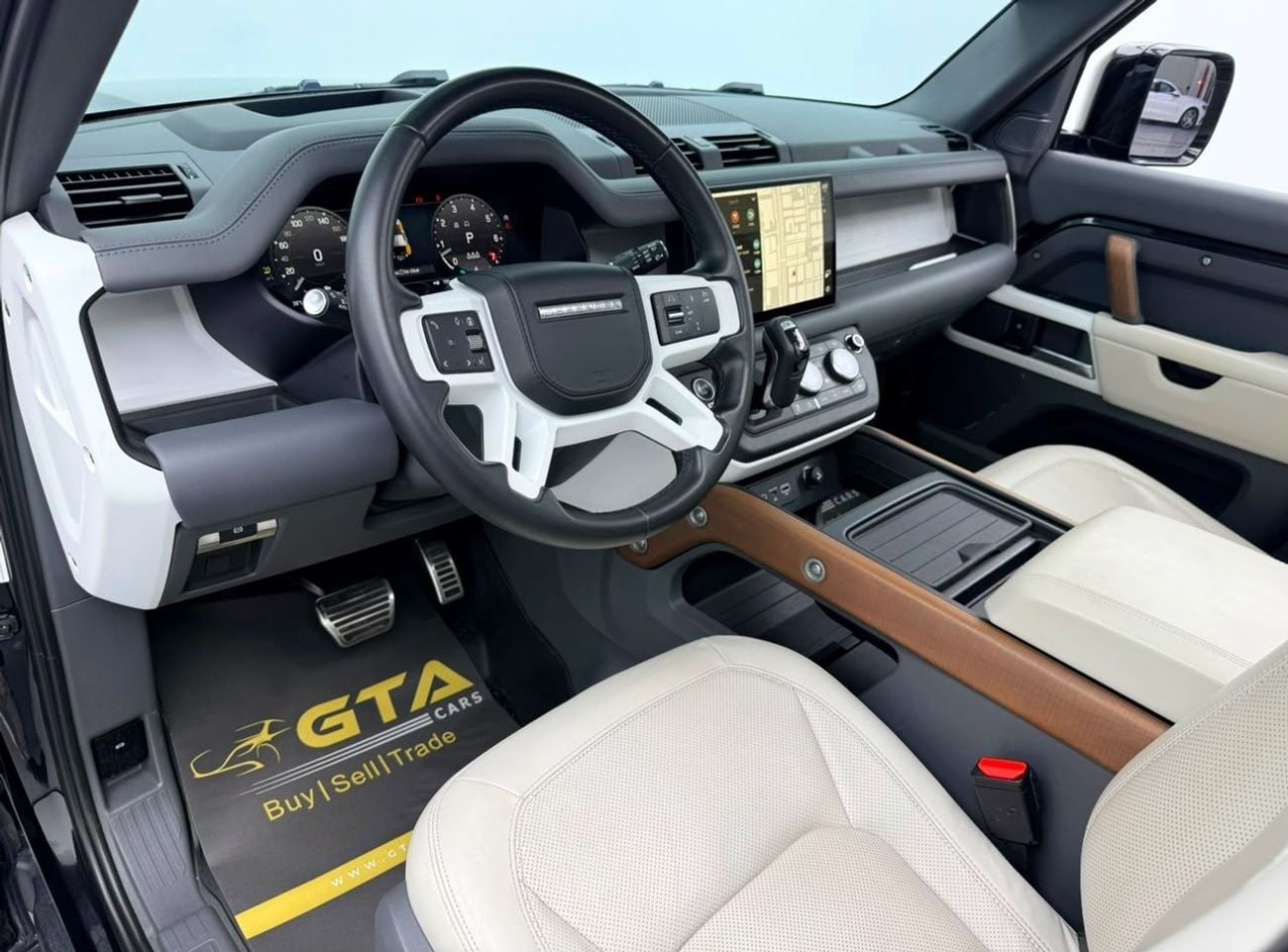 لاند روفر ديفندر 2024 Land Rover Defender 110 HSE P400, 2028 LR Warranty, 2029 LR Service Pack, Fully Loaded, GCC