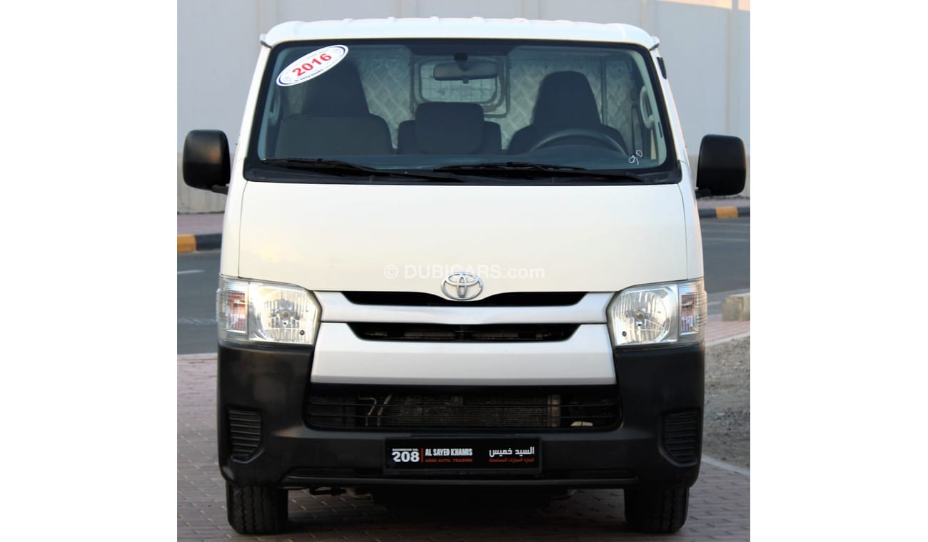 Toyota Hiace Toyota Hiace Van 2016 GCC in excellent condition without accidents, very clean from inside and outsi