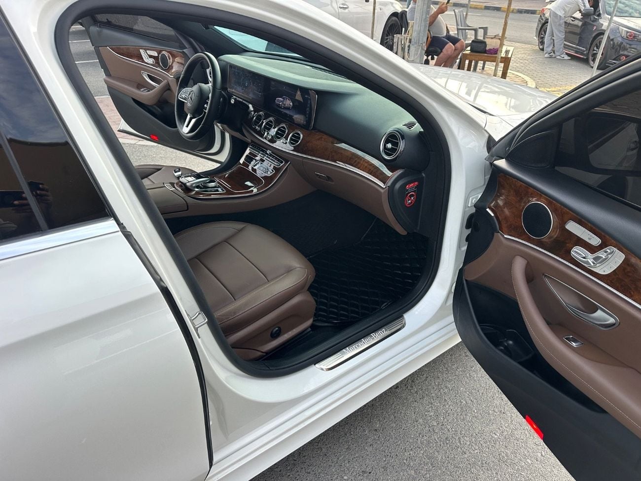 مرسيدس بنز E300