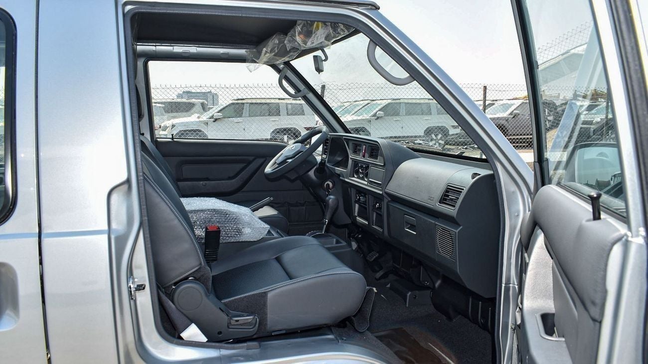 سي إم سي D 260 فان ركاب بـ 8 مقاعد