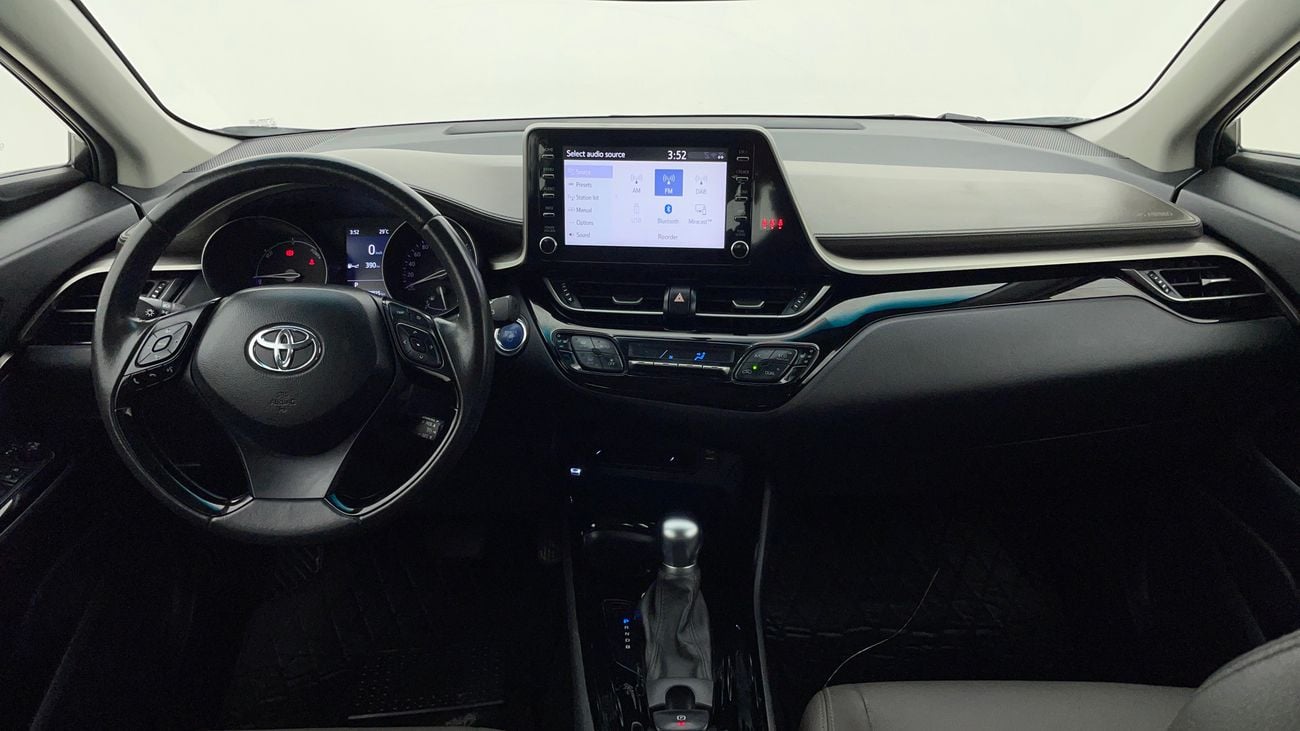 تويوتا CHR VX 1.8 | بدون دفعة مقدمة | اختبار القيادة في المنزل