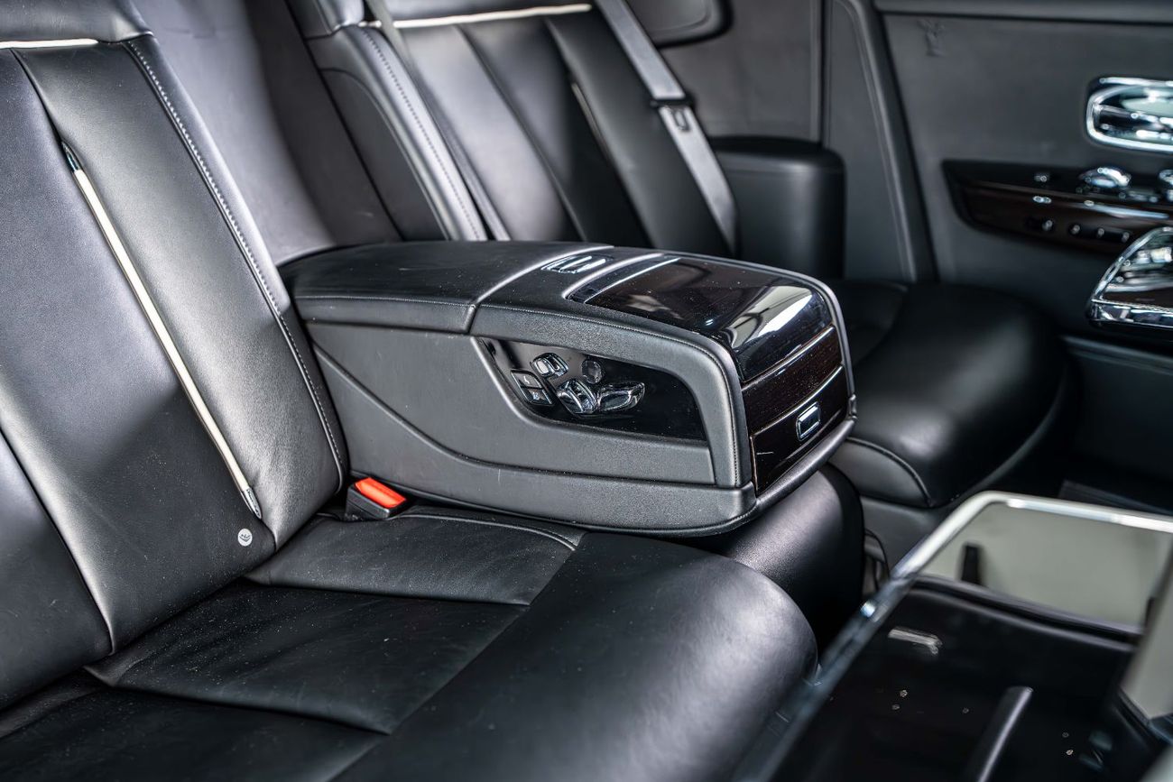 Rolls-Royce Phantom Std 6.8L Diamond Grey Exterior Color-24 Inch Chrome Rims-Star Light System