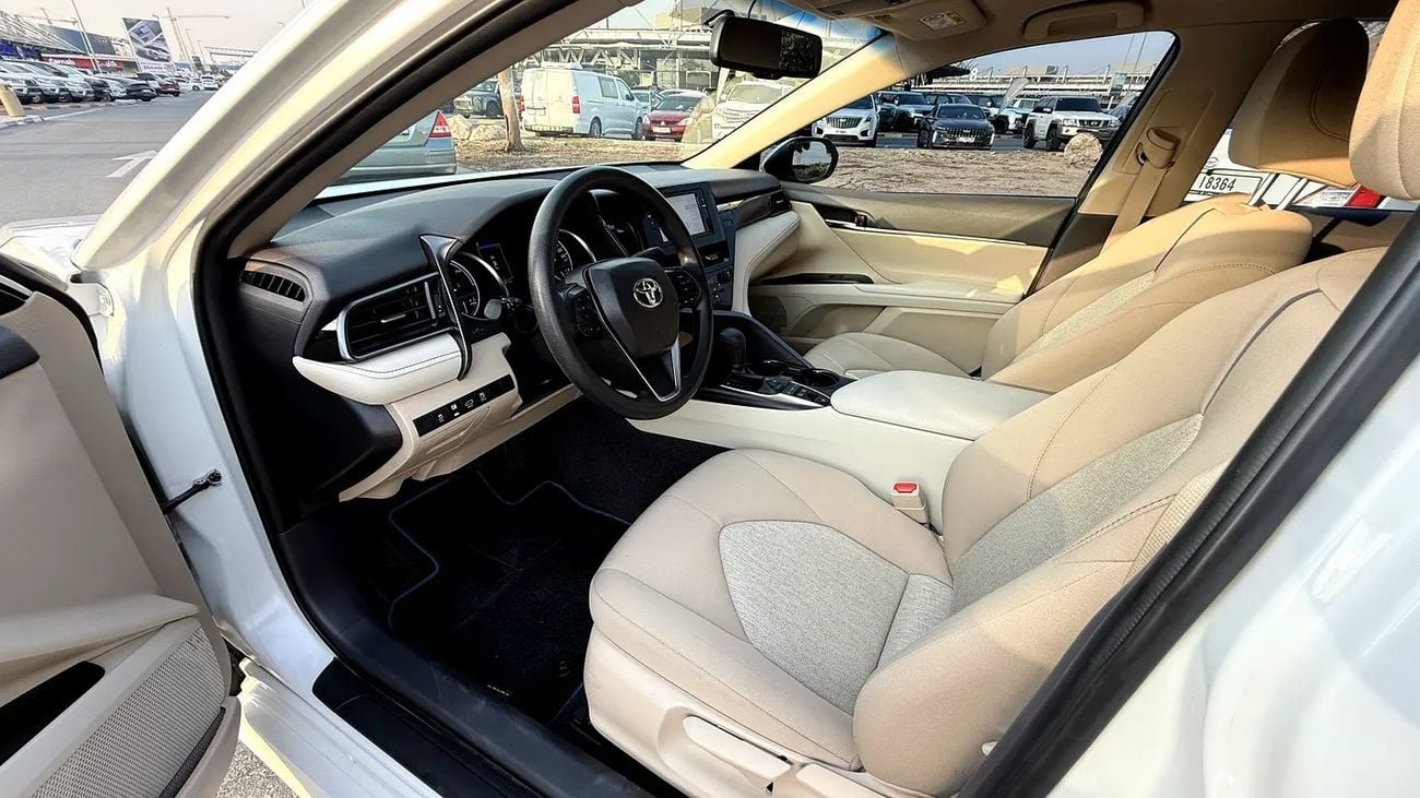 Toyota Camry LE Toyata LE Hybrid GCC specs, Free offers! Bank loan can be arranged!