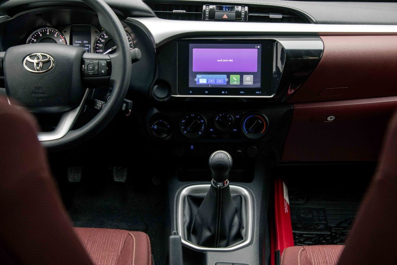 تويوتا هيلوكس GLX 2.7L - White Inside Maroon | Export Only