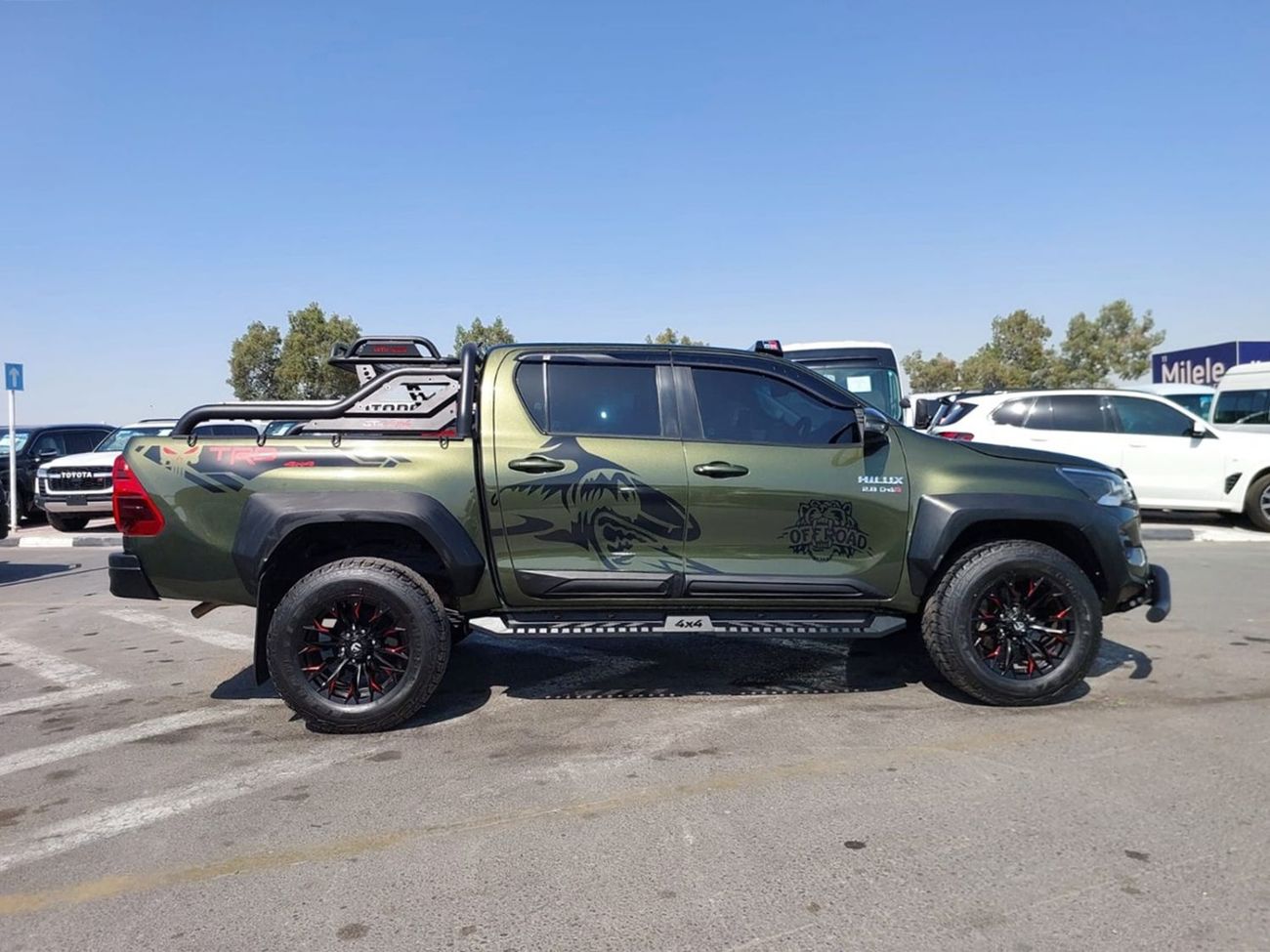 Toyota Hilux (RAMADAN OFFER) TOYOTA HILUX PICKUP RHD 2023 MODEL 2.8 L DIESEL AUTOMATIC(PM91809)