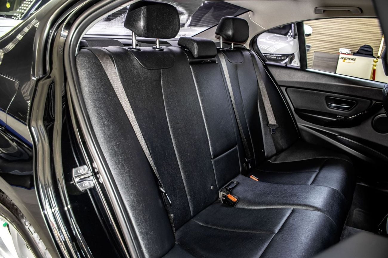 بي أم دبليو 318i EXCLUSIVE BMW 3 Series 318 2018 مواصفات خليجية
