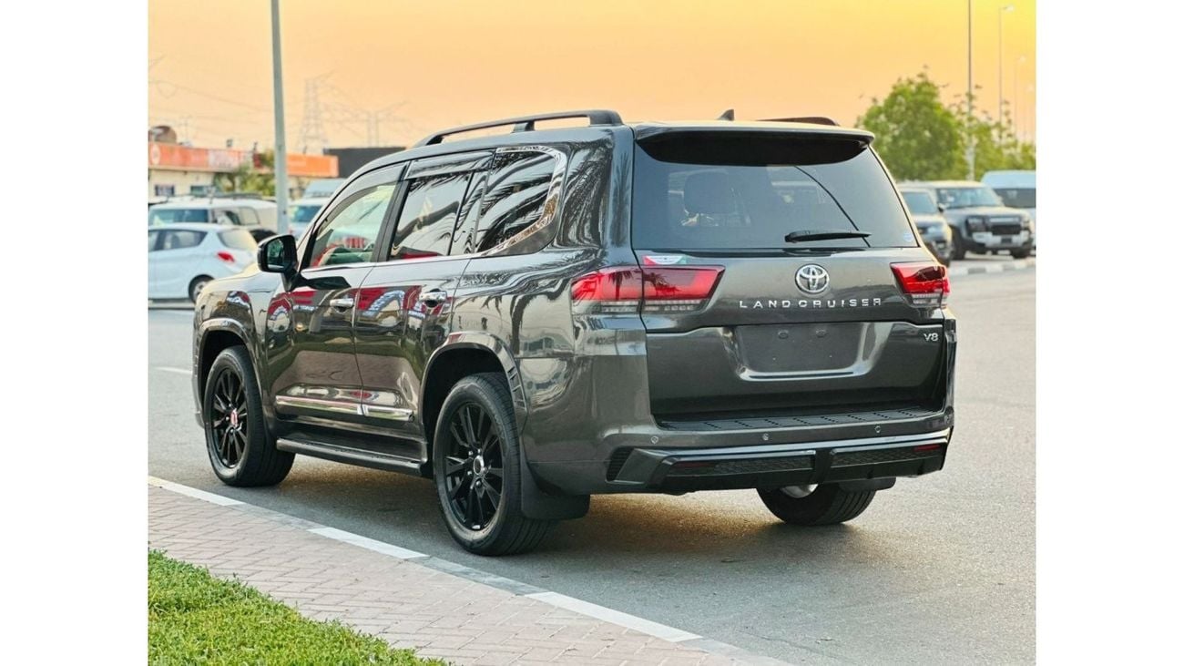 Toyota Land Cruiser ZX | MODIFIED TO LC300 GR SPORTS | 2017 | RHD | 4.6L PETROL | SUNROOF | 360 VIEW CAMERA