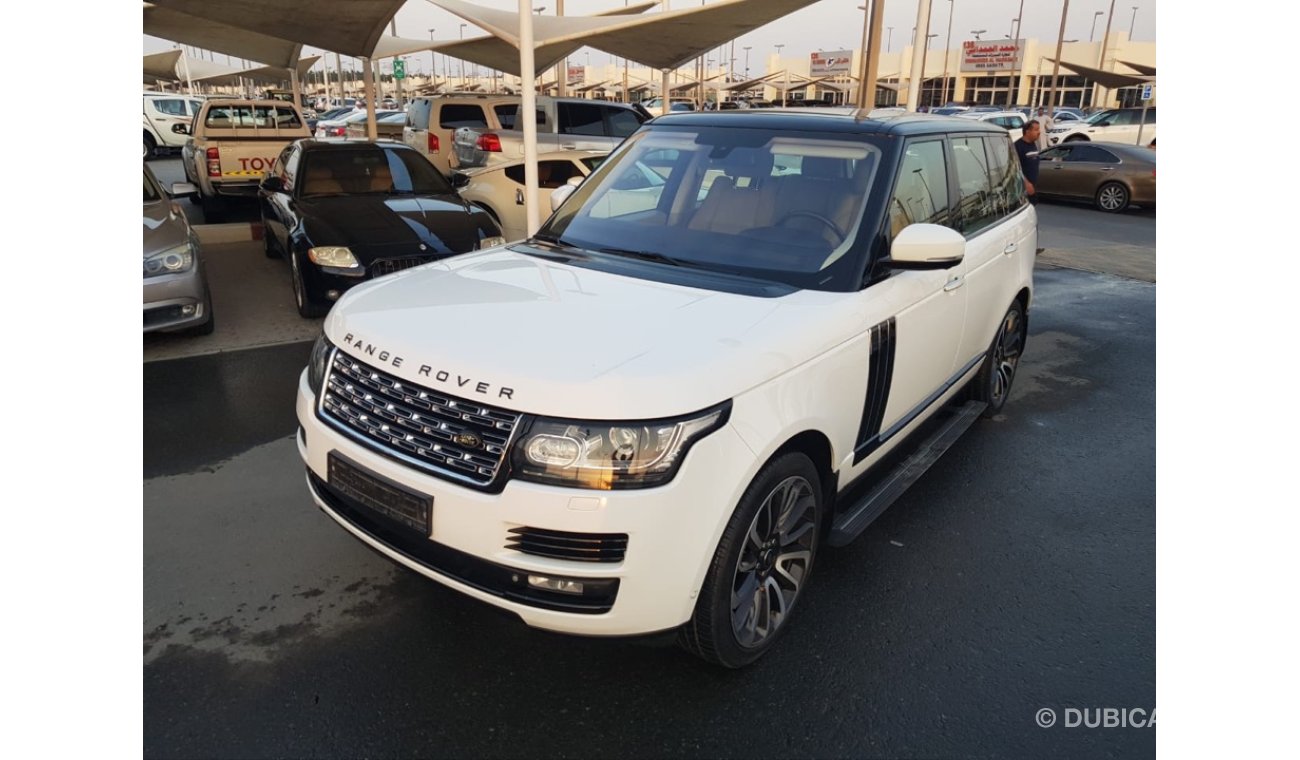 Land Rover Range Rover Vogue SE Supercharged Rang Rover super charge model 2014 GCC  car prefect condition full service