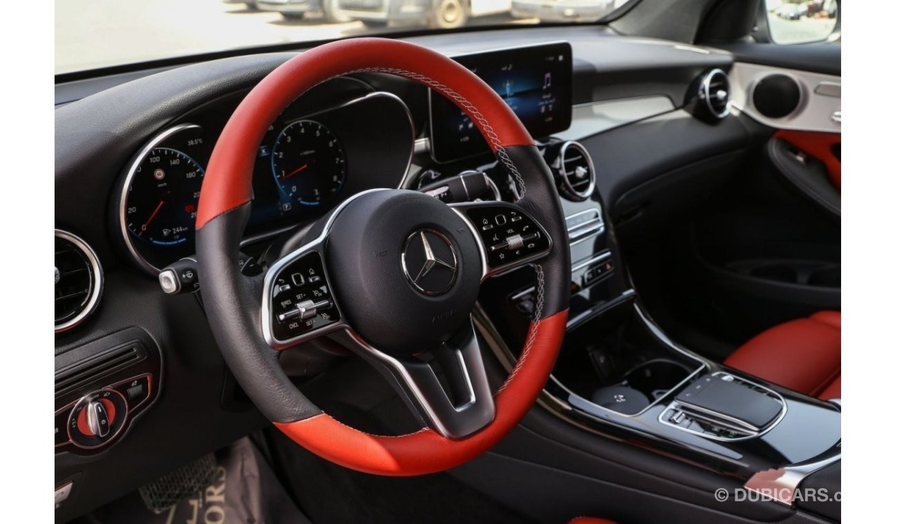 مرسيدس بنز GLC 300 4Matic 2tone interior