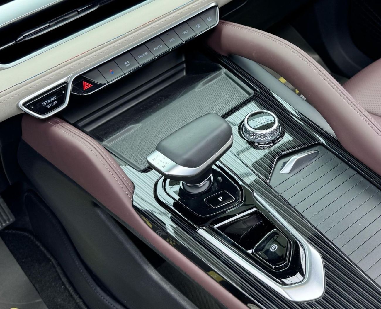 Geely Monjaro GF 2.0T 4WD 2024 Geely Monjaro GF, 5 Years Geely Warranty, Full Geely Service History, Very Low Km,