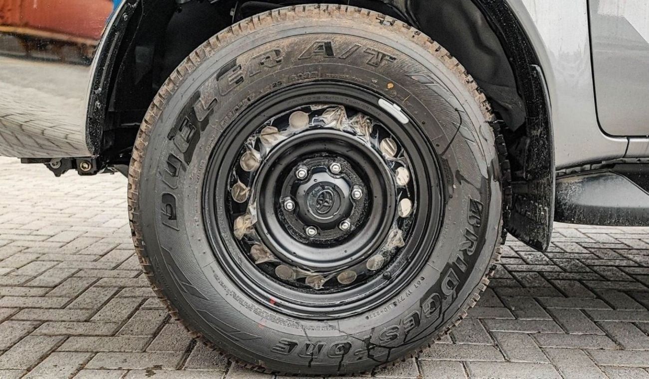 تويوتا هيلوكس HILUX 2.4L MT DIESEL