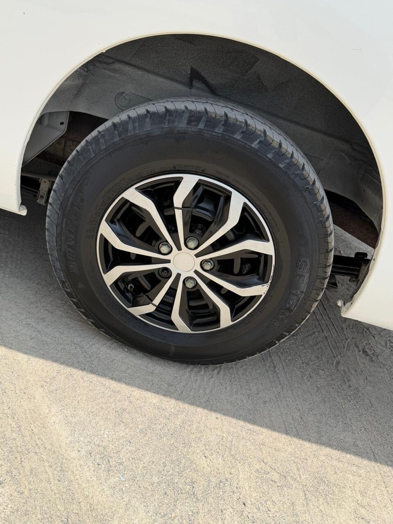 نيسان أورفان STD
