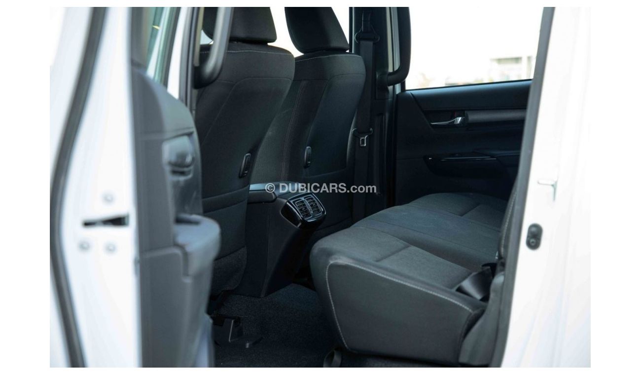 Toyota Hilux 2023 Toyota Hilux 4x4 DC 2.8 ADV HI D M/T SR5 - Pearl White Inside Black
