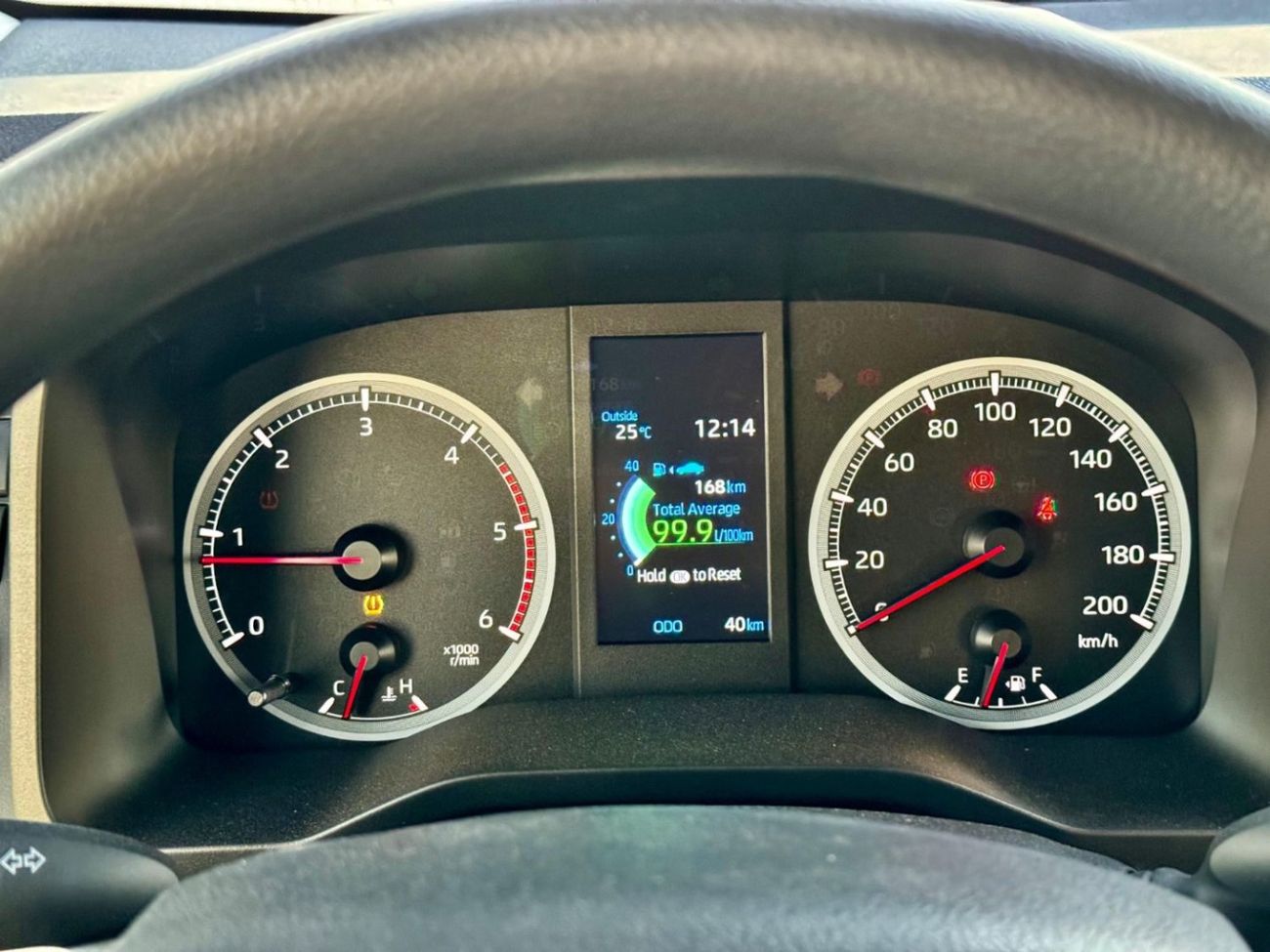 Toyota Hiace Commuter Standard 2.8L DIESEL