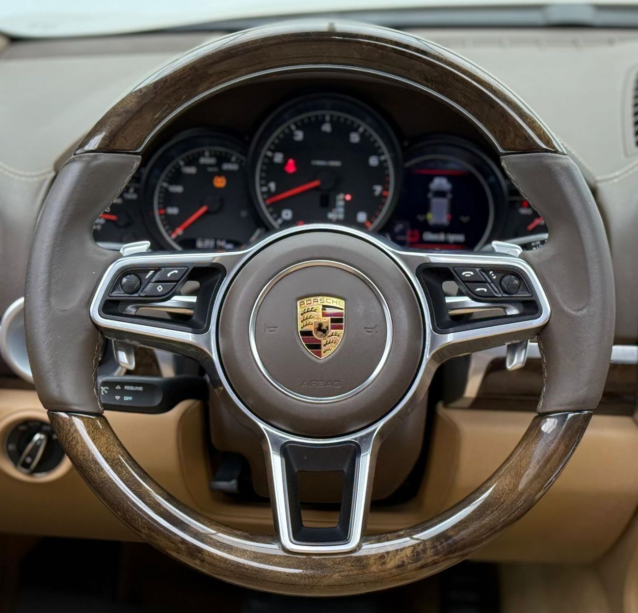 Porsche Cayenne Std 3.6L 2016 Porsche Cayenne, Full Service History, Excellent Condition, GCC