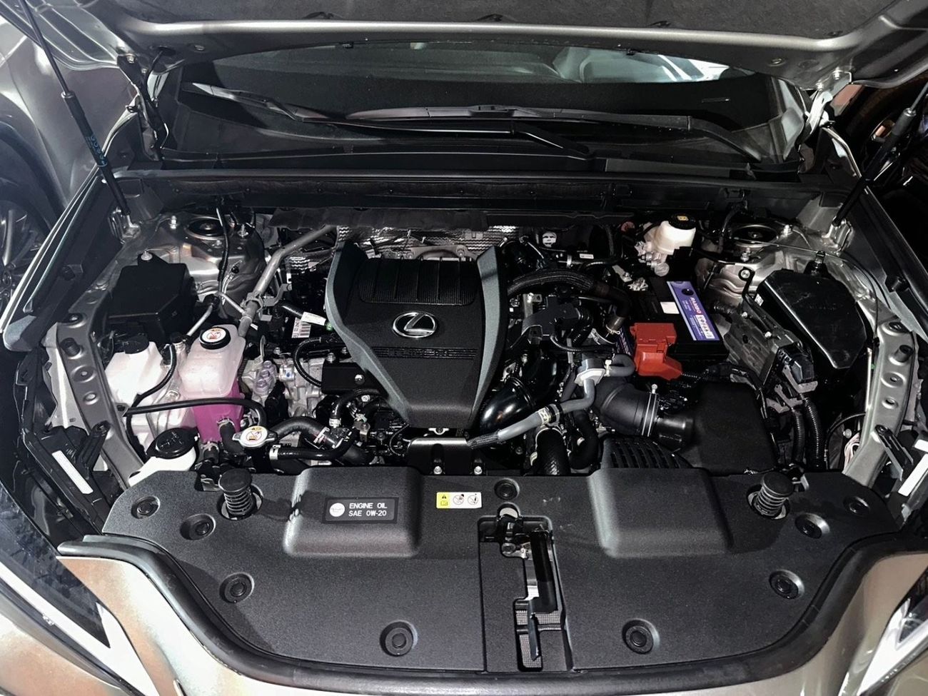 لكزس NX350 Nx350 premium 4x4 full option