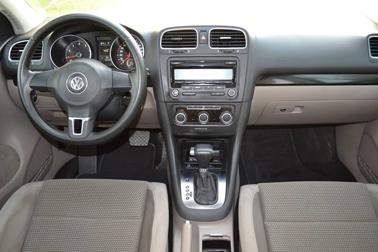Used Volkswagen Golf 2010 for sale in Dubai 29229