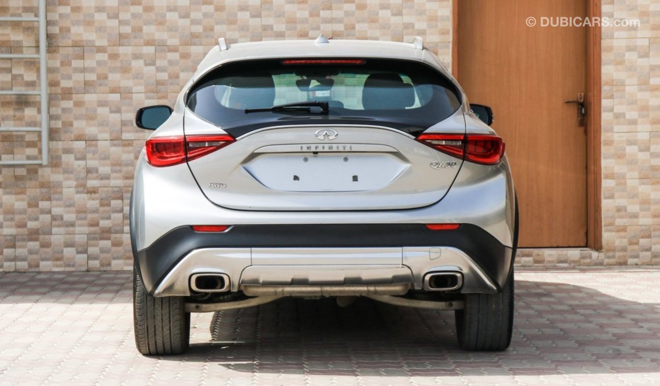 إنفينيتي QX30 AWD