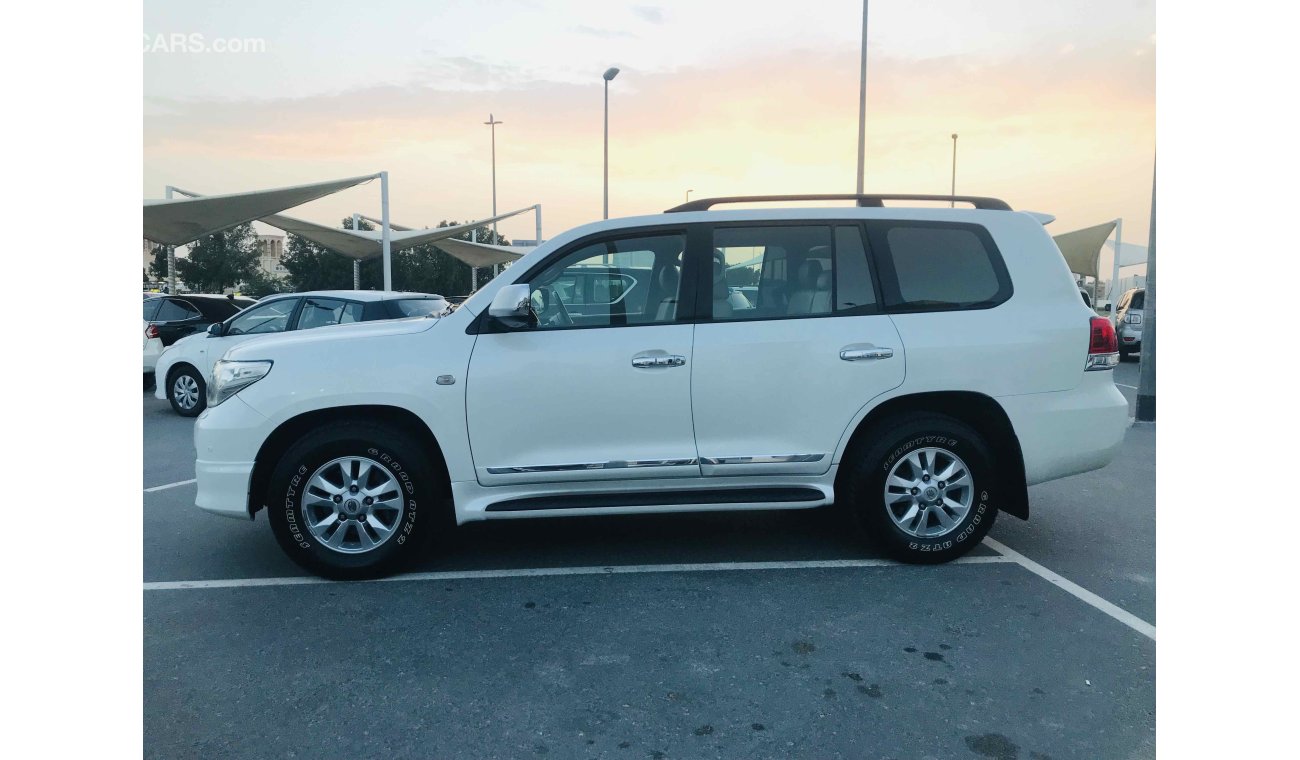 Toyota Land Cruiser سياره نظيفه جدا بحاله ممتاذه بدون حوادث ضمان شاسيه جير ماكينه