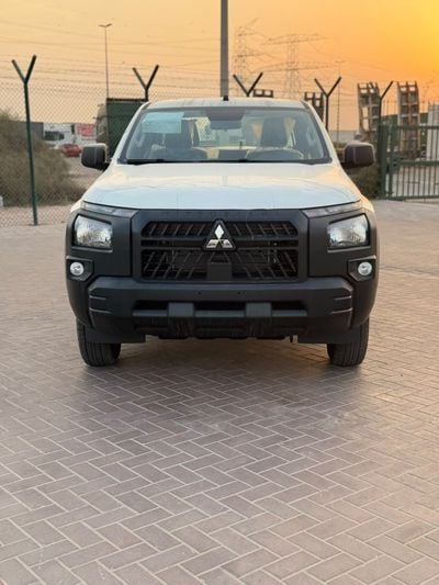 ميتسوبيشي L200 2.4 Petrol manual ميتسوبيشي L200 2.4 لتر بنزين ناقل حركة يدوي 2027
