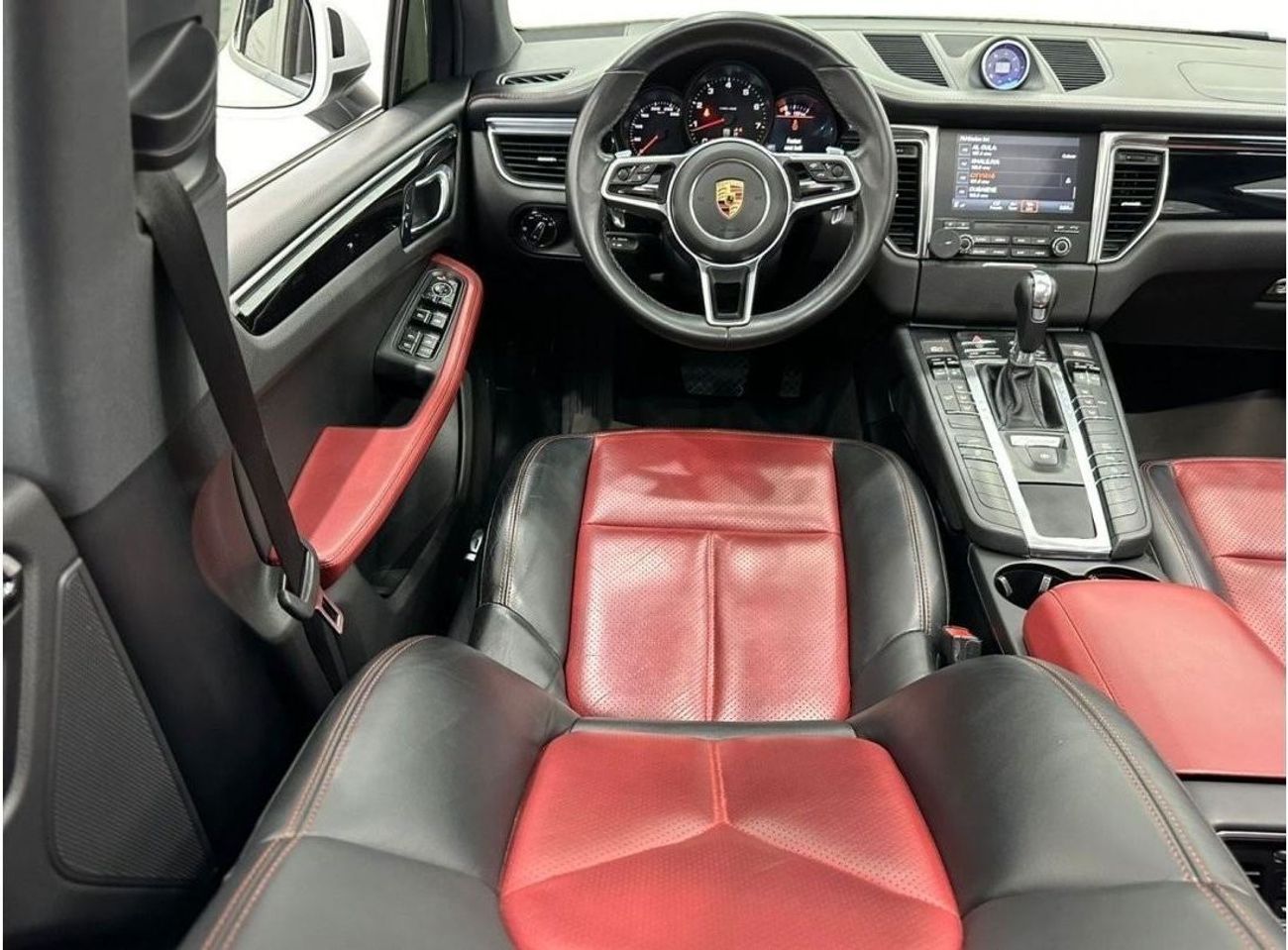 Porsche Macan Std 2018 Porsche Macan, Warranty, Service History, Full Options, GCC