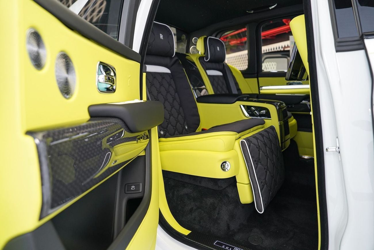 Rolls-Royce Cullinan BLACK BADGE DUALITY SEATS